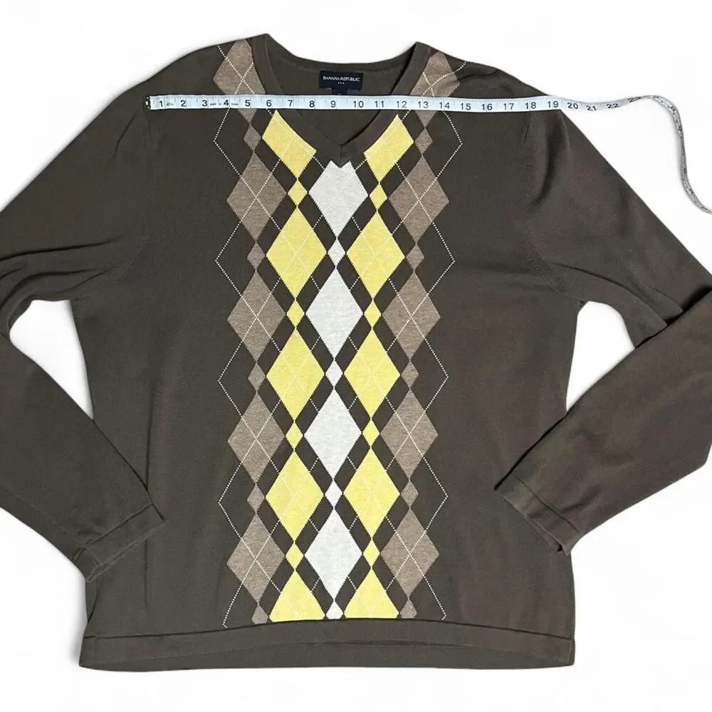 Banana Republic Men's Brown White and Yellow Argyle Patterned Jumper
